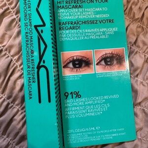 MAC Cosmetics Lash Refresher in Teal